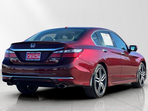 Used 2016 Honda Accord Touring image 6