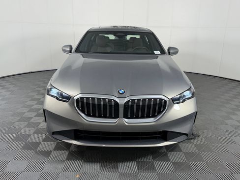 Used 2027 BMW 530i w/ Premium Package RWD image 6