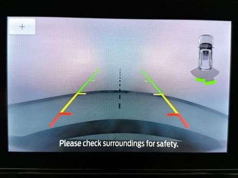 Used 2023 Ford Explorer XLT image 15