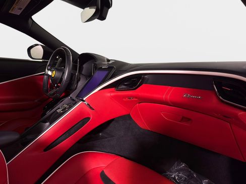 Used 2023 Ferrari Roma RWD image 21