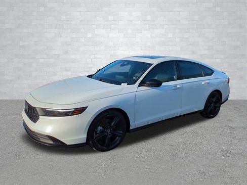 Used 2023 Honda Accord Sport image 8