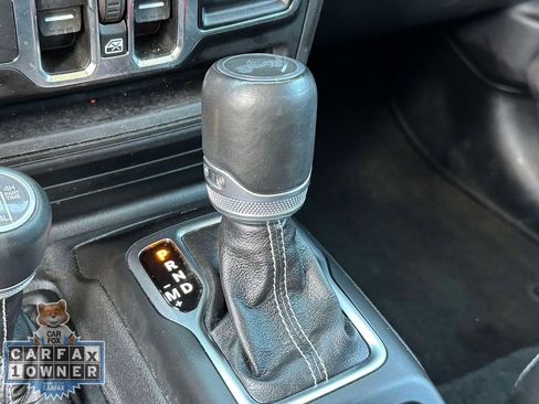 Used 2023 Jeep Wrangler Unlimited Sahara w/ Cold Weather Group AWD/4WD image 33