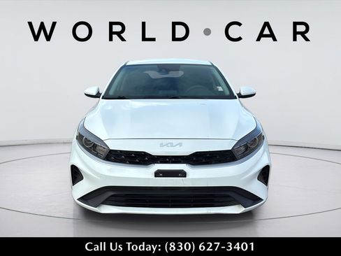 Used 2023 Kia Forte LXS FWD image 9