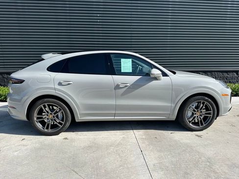 Certified 2023 Porsche Cayenne Turbo AWD/4WD image 9