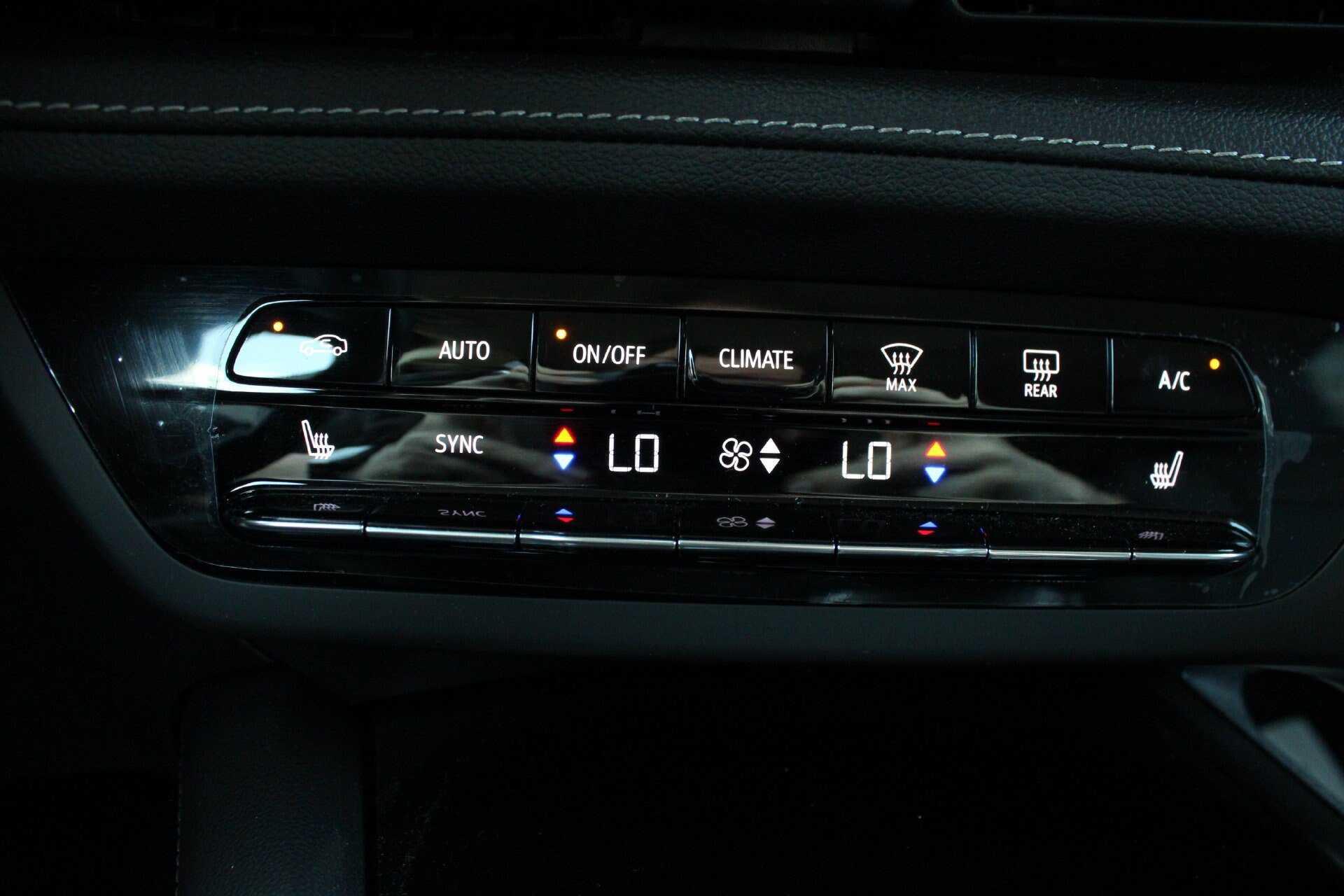 Used 2023 Buick Envision Essence FWD image 40