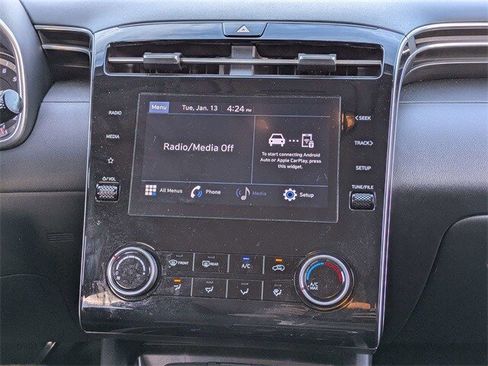 Used 2024 Hyundai Tucson SE image 19