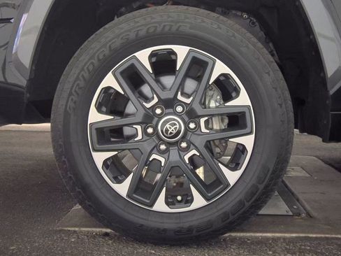 Used 2023 Toyota Tundra Limited AWD/4WD image 10