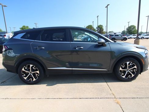 Used 2023 Kia Sportage EX FWD image 4