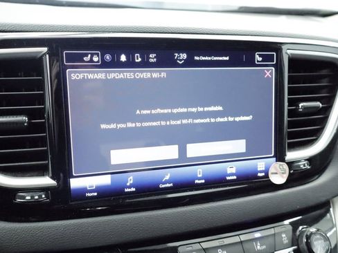 Certified 2023 Chrysler Pacifica Touring-L FWD image 35
