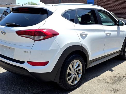 Used 2017 Hyundai Tucson SE Plus AWD/4WD image 2