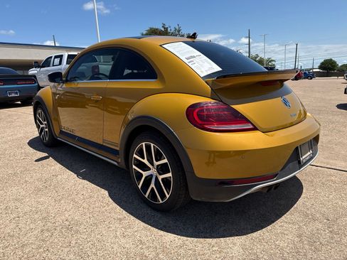 Used 2018 Volkswagen Beetle 2.0T Dune FWD image 5