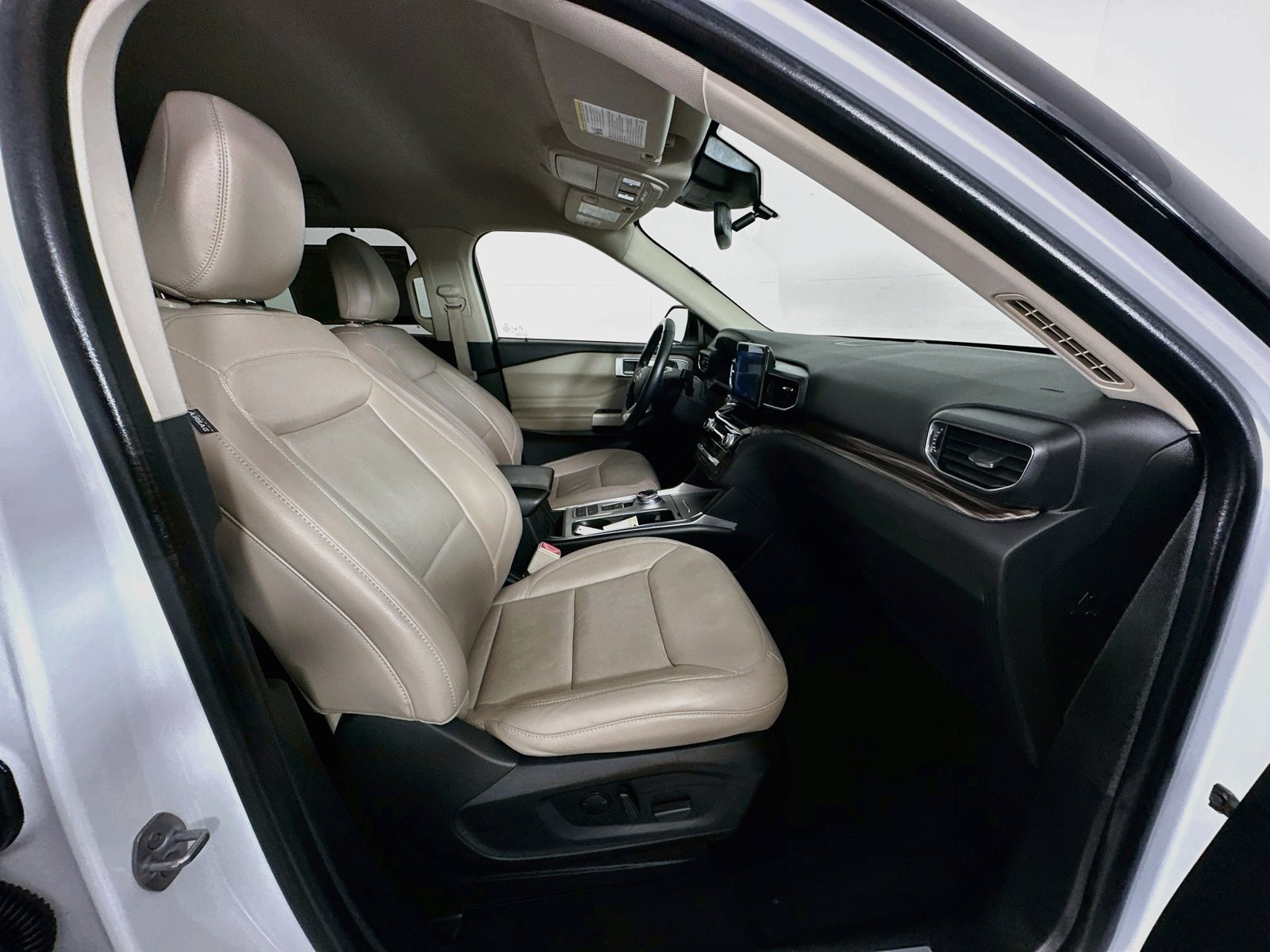 Used 2022 Ford Explorer Limited RWD image 28