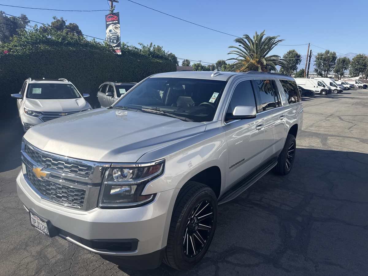 Used 2016 Chevrolet Suburban LT RWD image 2