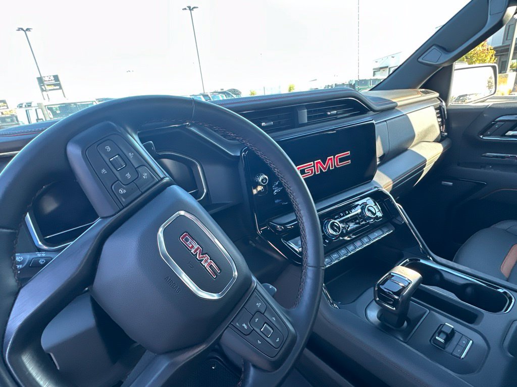 Used 2024 GMC Sierra 1500 AT4 w/ Technology Package AWD/4WD image 20