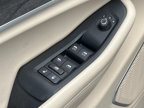 Used 2021 Jeep Grand Cherokee L Limited AWD/4WD image 28