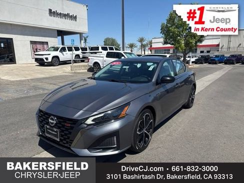Used 2024 Nissan Altima 2.5 SR FWD image 1