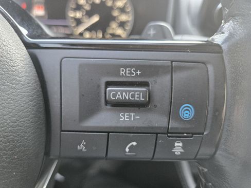 Used 2023 Nissan Rogue SL w/ SL Premium Package image 28