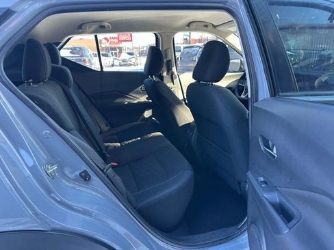 Used 2021 Nissan Kicks SV image 10