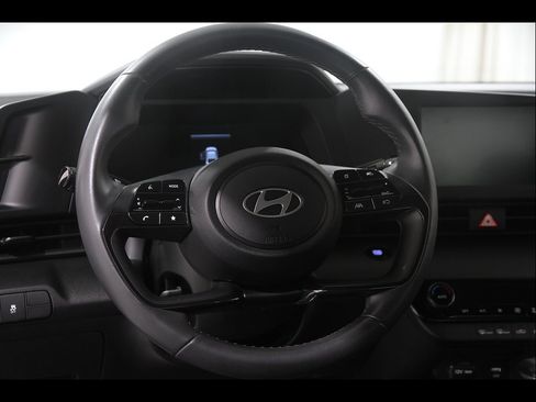 Certified 2025 Hyundai Elantra Sport FWD image 7