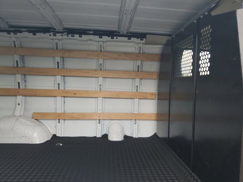 Used 2023 GMC Savana 2500 w/ Driver Convenience Package image 12