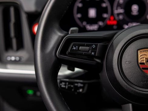 Certified 2025 Porsche Cayenne AWD/4WD image 42