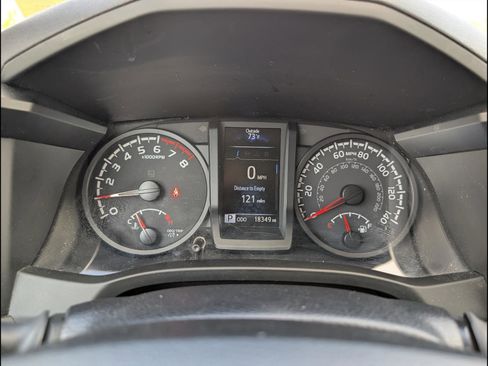 Used 2023 Toyota Tacoma SR image 13