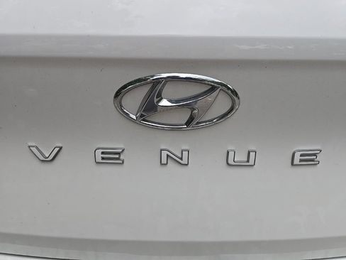 Used 2026 Hyundai Venue SEL FWD image 10