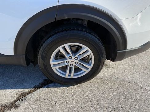 Used 2022 Ford Explorer XLT w/ Equipment Group 202A image 23