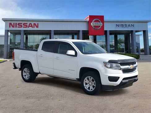 Used 2020 Chevrolet Colorado LT image 2