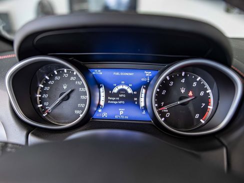 Used 2019 Maserati Levante S GranSport image 25