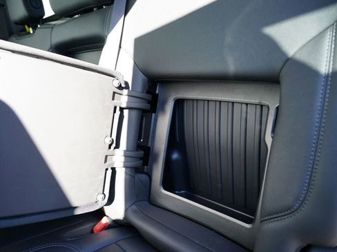 Used 2024 Chevrolet Silverado 1500 LT Trail Boss w/ LT Trail Boss Premium Package image 28