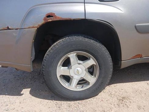 Used 2005 Chevrolet TrailBlazer LS w/ LS Preferred Equipment Group AWD/4WD image 12