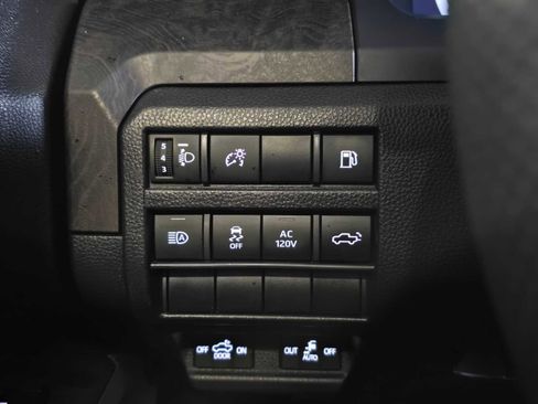 Certified 2025 Toyota Tacoma Limited image 31