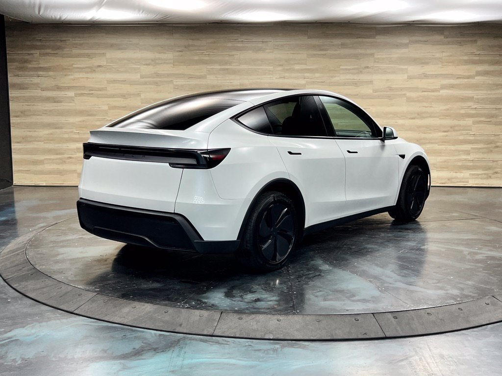 Used 2026 Tesla Model Y Long Range RWD image 15