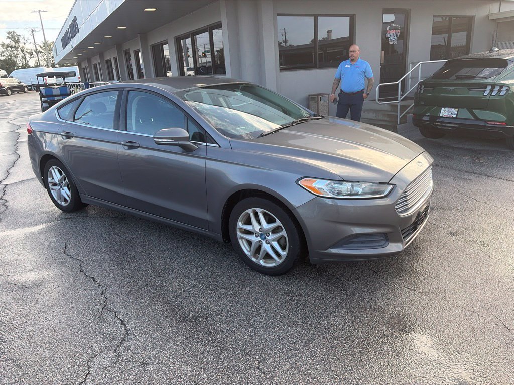 Used 2013 Ford Fusion SE FWD image 3