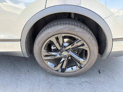 Certified 2024 Volkswagen Tiguan SE R-Line FWD image 6