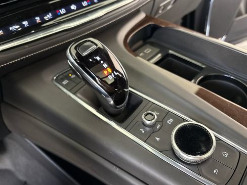 Used 2022 Cadillac Escalade Sport Platinum w/ LPO, ONYX Package AWD/4WD image 33