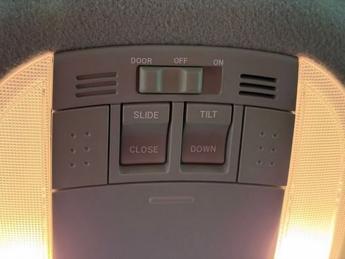 Used 2009 Pontiac Vibe GT image 27