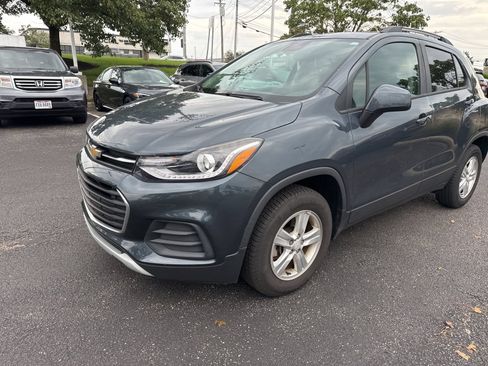 Used 2021 Chevrolet Trax LT AWD/4WD image 8