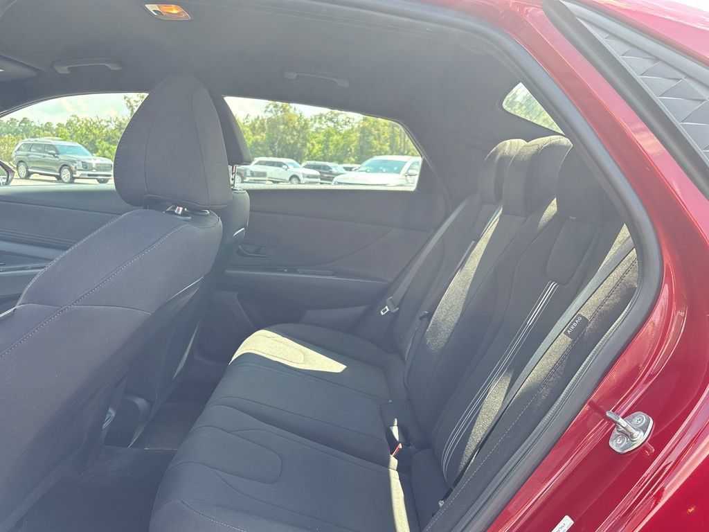Used 2025 Hyundai Elantra Sport FWD image 32
