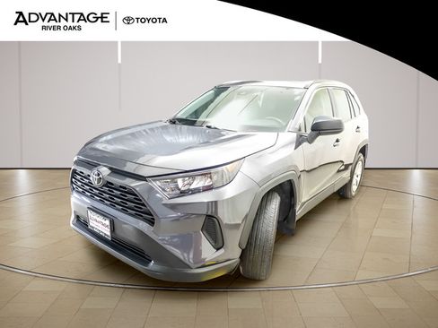 Used 2021 Toyota RAV4 LE AWD/4WD image 4