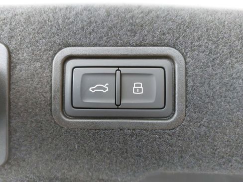 New 2026 Audi A8 L 3.0T AWD/4WD image 14