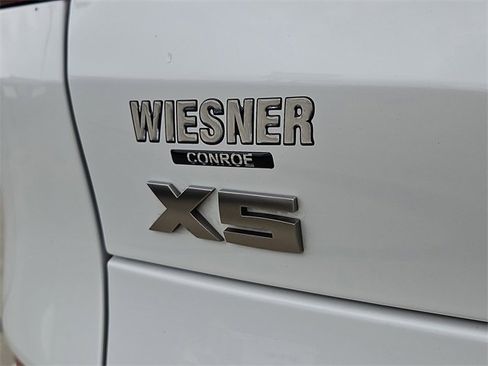 Used 2023 BMW X5 M50i w/ Parking Assistance Package image 17