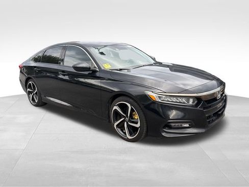 Used 2018 Honda Accord Sport image 2