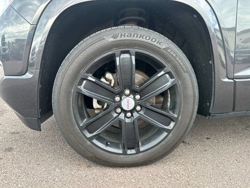 Used 2017 GMC Acadia Denali w/ Technology Package AWD/4WD image 42