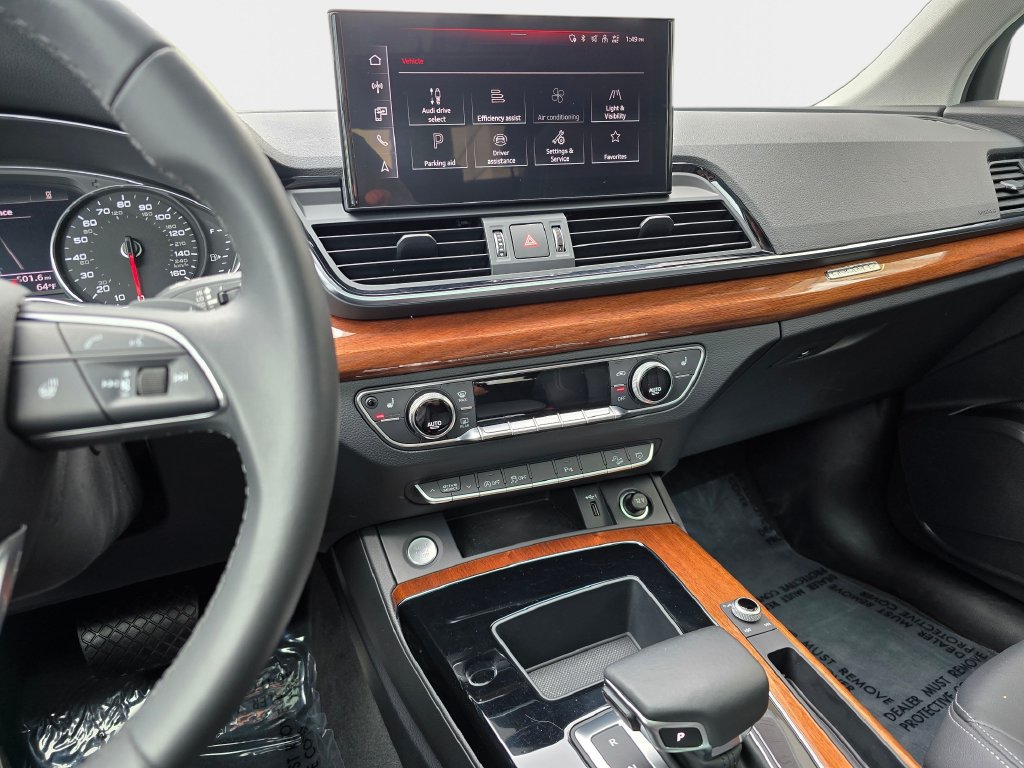 Used 2021 Audi Q5 2.0T Premium w/ Convenience Package AWD/4WD image 23