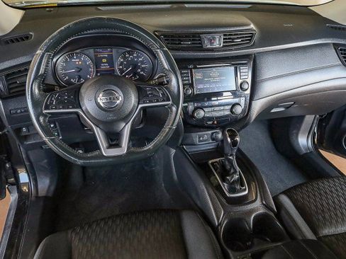 Used 2018 Nissan Rogue SV image 20
