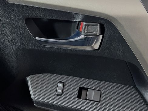 Used 2015 Toyota RAV4 Limited image 32