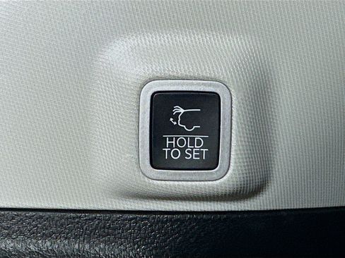Used 2023 Jeep Grand Cherokee 4WD 4xe image 31