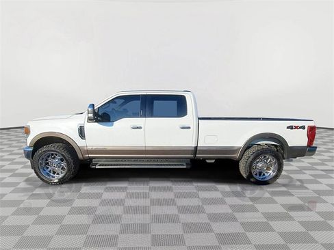 Used 2022 Ford F350 Lariat w/ Lariat Ultimate Package image 2